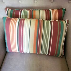 2 pillow set- tan, maroon, teal, orange throw pillows.  EXCELLENT CONDITIOn